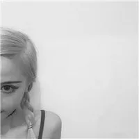 女子头像半张脸第1张