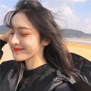 2018气质女生海边微信头像第1张