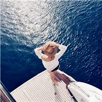 有意思的女生头像第1张