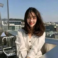 2018最时尚的美女头像第1张