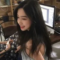 很妖艳的女生头像第1张