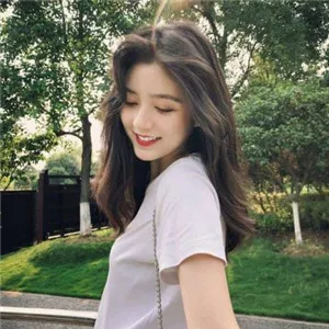 2018最流行的女生头像美女第1张