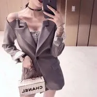 现代2018年最流行微信头像女生第1张