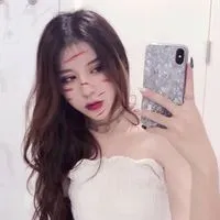 代表沉默美女头像第1张