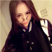 女生头像戴眼镜小清新第1张