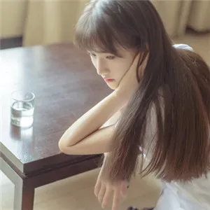 学生装美女头像第1张