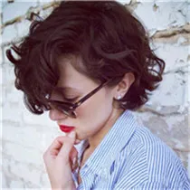 戴墨镜女生超霸气头像第1张