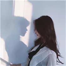 时尚又简单长发女生头像第1张