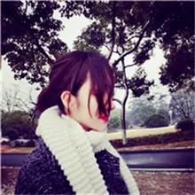 美女背面风景头像第1张