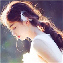 好看美女微信头像图片第1张