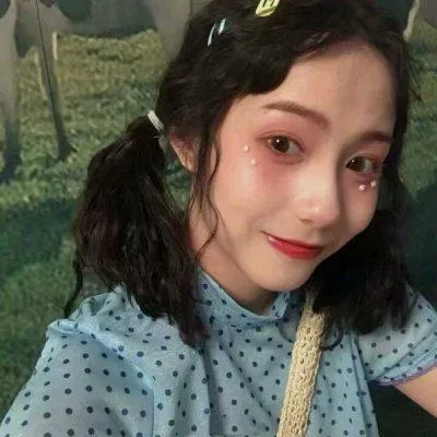 2019最新可爱搞怪风女生头像第1张