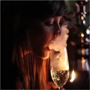 社会女生头像吸烟第1张