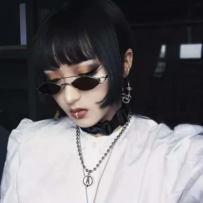 霸气超拽的女生头像第1张