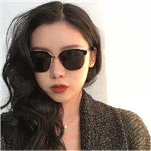 个性带墨镜女头像霸气第1张