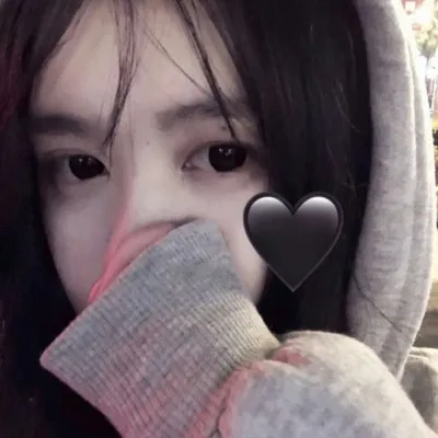 女生冷酷头像真人第1张