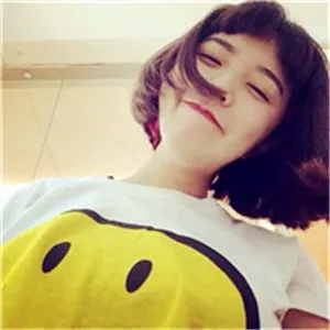 可爱短发女生头像第1张