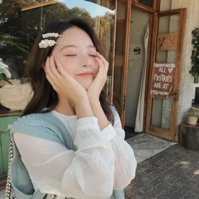 网红女生头像第1张