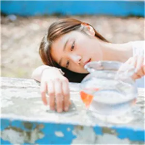 森系少女头像第1张