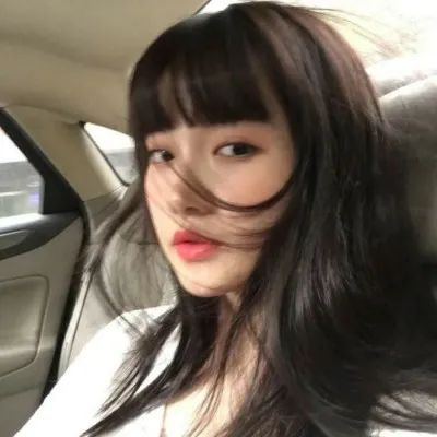 限量版微信头像女第1张