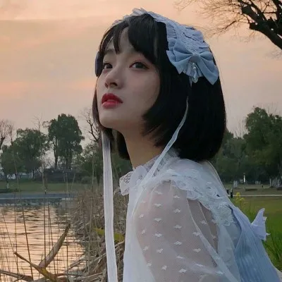 2019新版微信头像可爱女生图片第1张