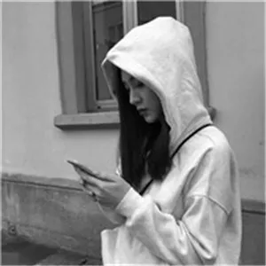 时尚戴帽女生头像第1张