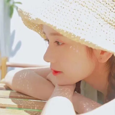 2019小清新女生头像第1张