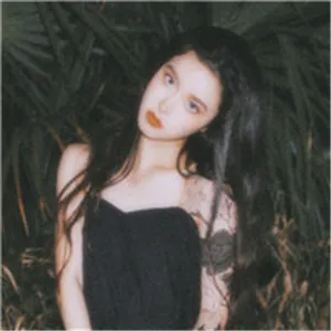 气质长发美女头像图片第1张