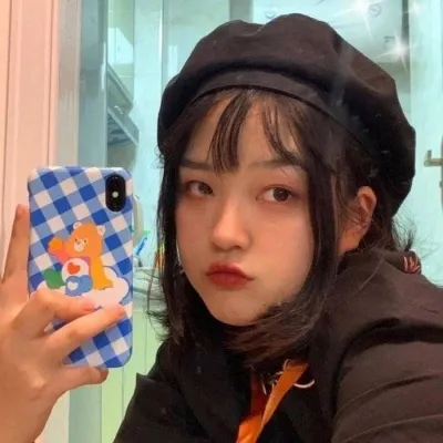 高冷帽子控女生头像第1张