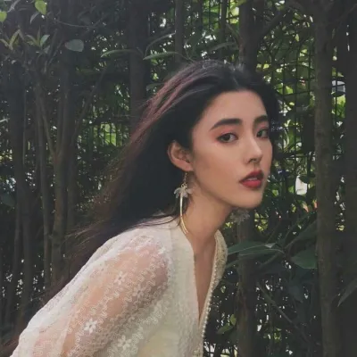 女生伤感心碎的头像第1张