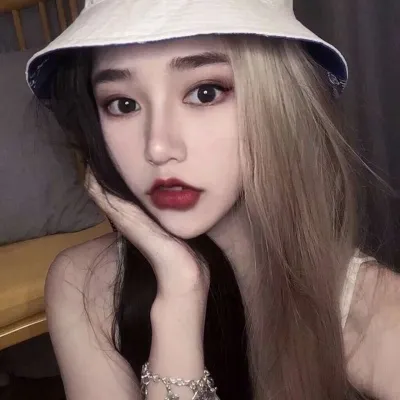 微信女生头像高冷气质第1张