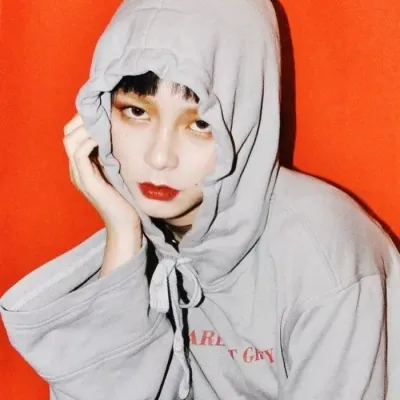 小清新意境女生头像第1张