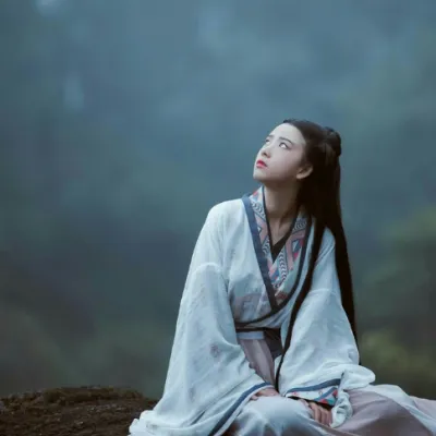 唯美女生古风真人头像第1张