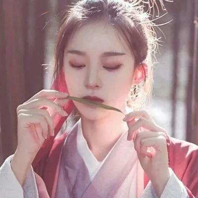 古风女子头像真人第1张