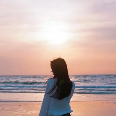 海边风景图片女生头像第1张