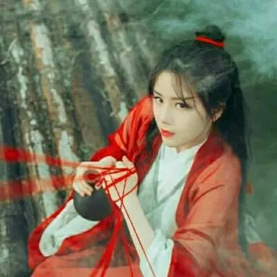 红衣霸气古风女生头像第1张