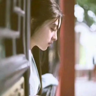 qq头像女生古风真人第1张