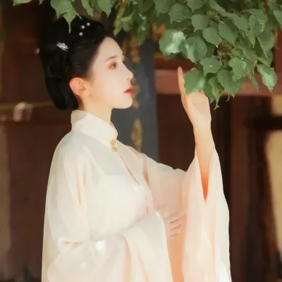 唯美古风女子真人头像第1张