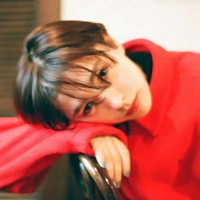 高清有意境的唯美复古风女生头像图片第1张