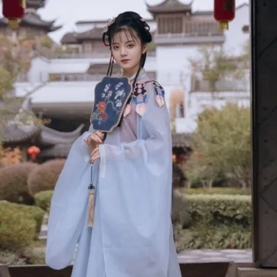 高清好看的优质女头真人古风图片第1张