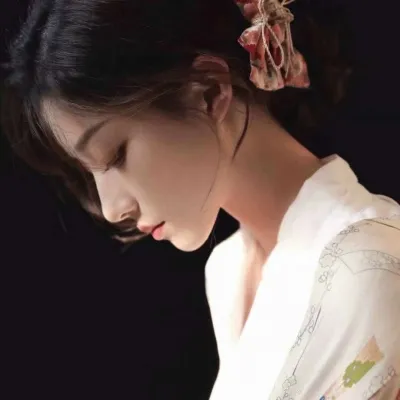 高清清新的古风女子图片唯美真人头像第1张