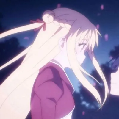 微信一人一半动漫情侣头像图片第1张