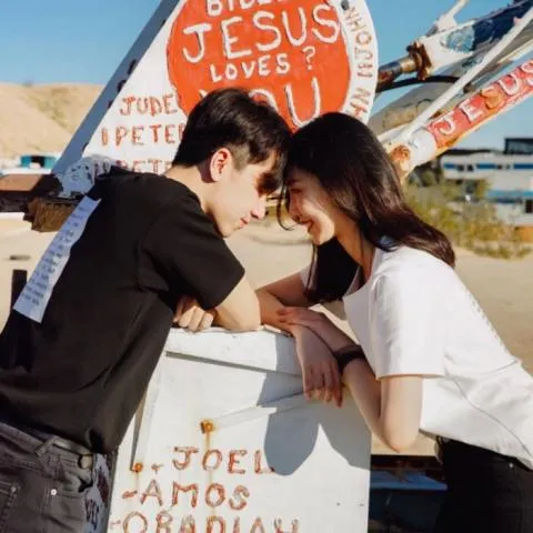 高清好看甜如蜜的浪漫情侣头像图片第1张