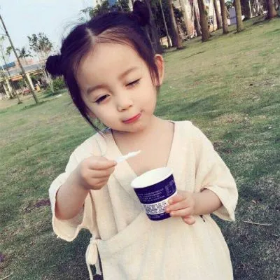 qq头像可爱小女生卖萌高清第1张