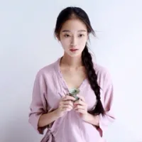 忧伤女生意境qq个性头像第1张