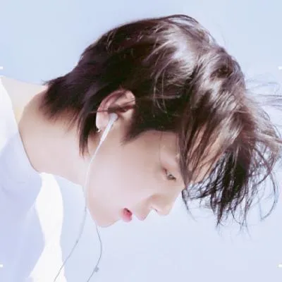 qq个性帅哥头像森系干净小清新第1张