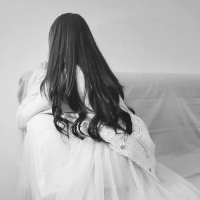 qq黑白头像女生冷酷霸气第1张