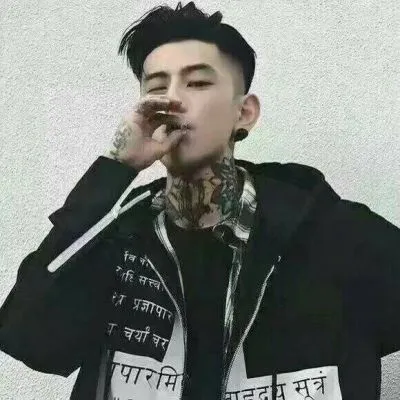 qq头像霸气范纹身男社会人第1张