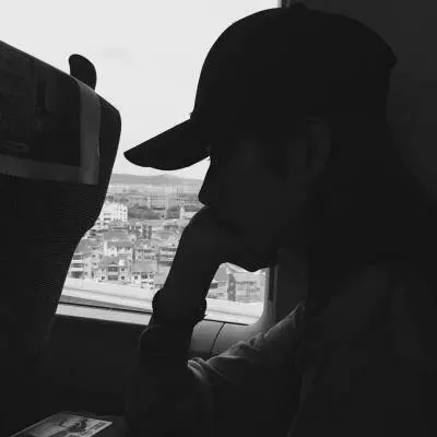 女生黑白霸气的头像qq简约第1张