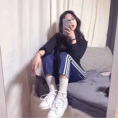 qq闺蜜头像一左一右小清新第1张