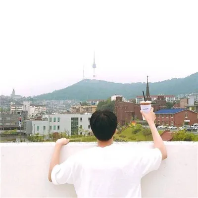 qq空间头像男生背影帅气阳光第1张